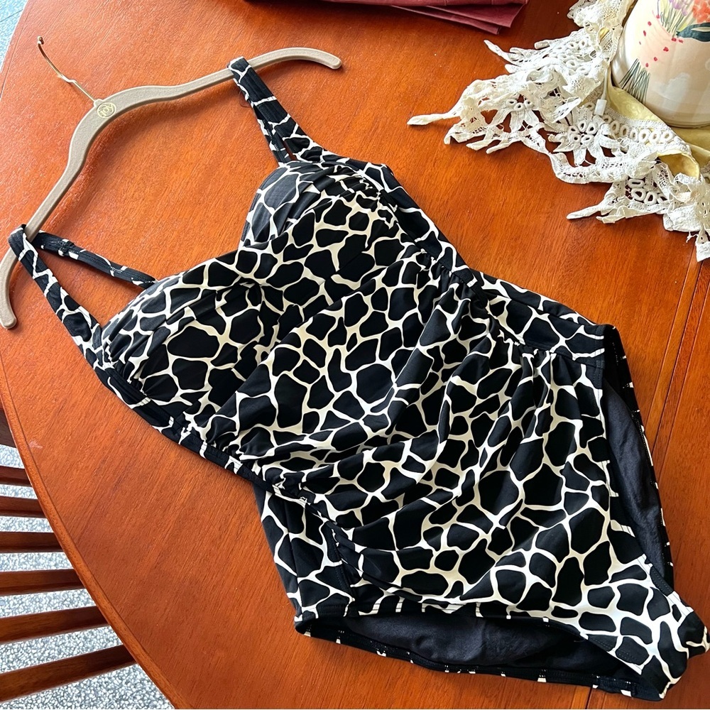 Bond Eye Australia One Piece Cheetah Print Size 6 D/DD  A30
